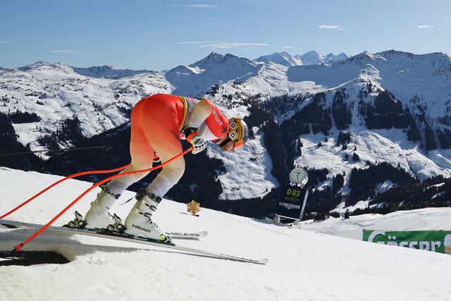 Im Bild: Justin Murisier aus der Schweiz beim Start. | Foto: Land Salzburg / Franz Neumayr