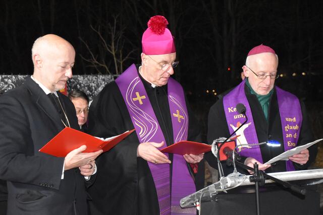 Ökumenisches Gebet: Robert Jonischkeit, Ägidius Zsifkovics und Franz Scharl | Foto: Michael Strini