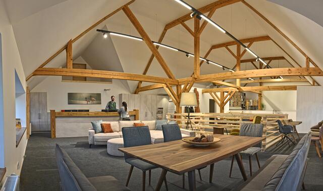 SilberHolz in Offenhausen investiert in Millionenhöhe und eröffnet einen 350 Quadratmeter großen Schauraum am bestehenden Standort. | Foto: SilberHolz