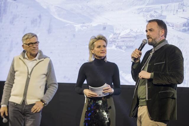 04.02.2025. Alpine Skiweltmeisterschaft, Saalbach2025, Ski-WM2025 in Saalbach-Hinterglemm, im Bild: WKS Präsident Peter Buchmüller, Moderatorin Alexandra Meissnitzer, Salzburg AG CEO Michael Baminger,  | Foto: Land Salzburg / Leopold /Franz Neumayr