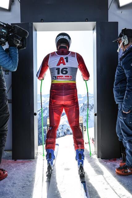 Im Bild: Otmar Striedinger aus Österreich beim Start. | Foto: Land Salzburg / Franz Neumayr