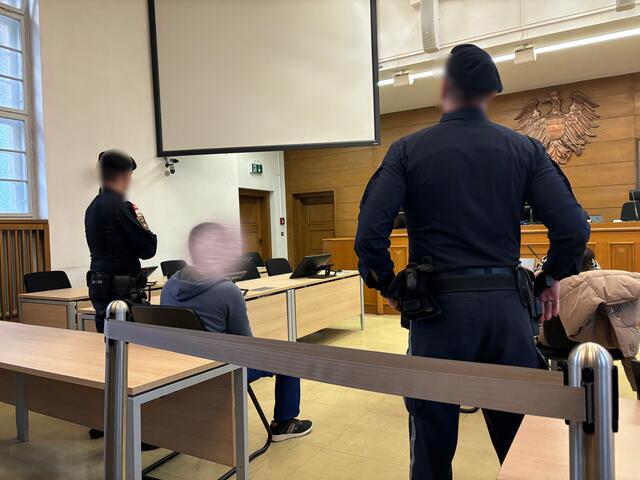 Ein 39-Jähriger muss sich vor Gericht verantworten, da er versucht habe einen Mann zu töten. | Foto: MeinBezirk.at