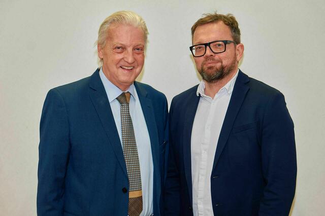 WK-Obmann Alfred Babinsky und Bezirksleiter Julius Gelles. | Foto: Bernhard Raab