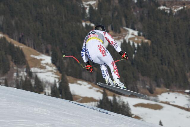 Im Bild: Henrik von Appen aus Chile beim Abfahrtstraining | Foto: Land Salzburg / Franz Neumayr