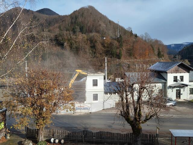 Rückbaumaßnahmen am Bahnhofsgebäude | Foto: Veronika Frank