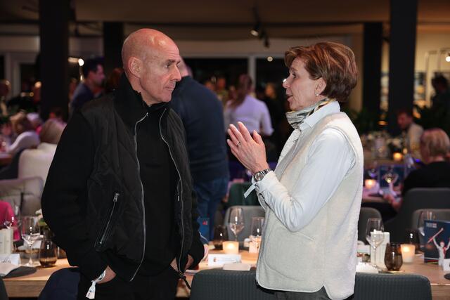 Im Bild v.l.: FIS Präsident Johan Eliasch und Landtagspräsidentin Brigitta Pallauf | Foto: Land Salzburg / Franz Neumayr