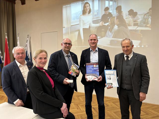 Film ab: Josef Ober, Christine Pichler, Gunter Wilfinger, Hannes Schuster und Peter Kospach (v. l.)  | Foto: MeinBezirk