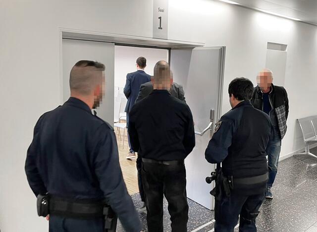 Das Verfahren dauerte mehrere Stunden. | Foto: Gernot Heigl