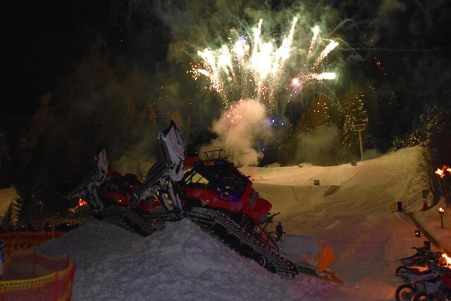 Den Abschluss der Night of Colours bilden die Pistenbully-Show und ein stilles Feuerwerk. | Foto: Kainz