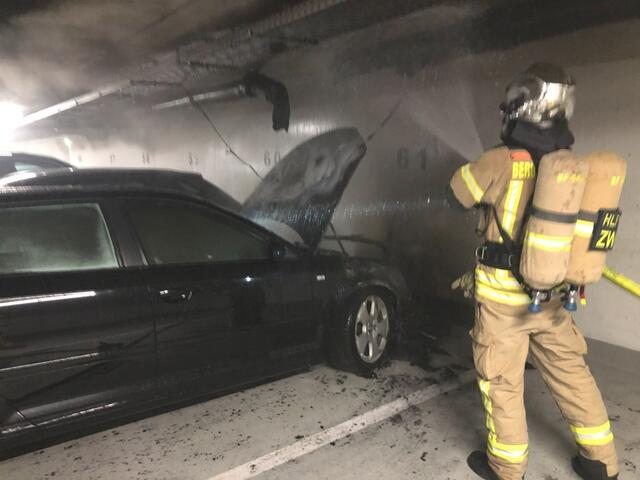 Die Grazer Berufsfeuerwehr konnte den Tiefgaragenbrand in der Neuholdaugasse rasch unter Kontrolle bringen. | Foto: BF Graz