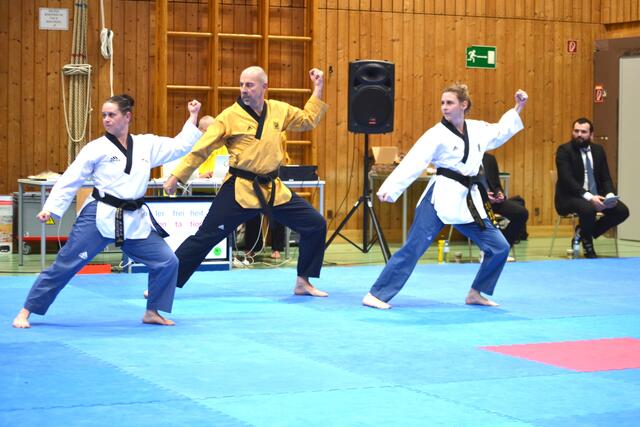 Das Synchron-Team holte beim Turnier den Sieg. | Foto: TKD Fieberbrunn