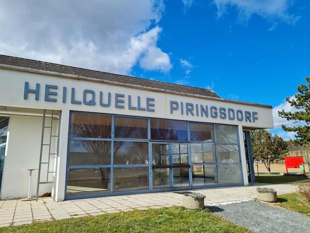 Gebäude der Heilquelle Piringsdorf. | Foto: Otto Krcal