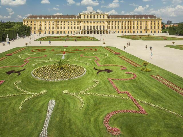 Schloss Schönbrunn ist ein beliebtes Ziel für Touristen bei ihrem Besuch in Wien. | Foto: Severin Wurnig