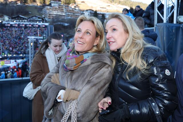 Im Bild v.l.: Christina Haslauer und Kristina Hammer, Präsidentin der Salzburger Festspiele bei der Eröffnungsfeier. Saalbach-Hinterglemm, | Foto: Land Salzburg / Franz Neumayr