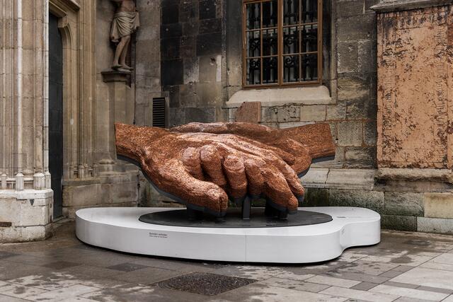 "Raising Hands" vor dem Stephansdom 2022. (Archiv) | Foto: Z.V.g.