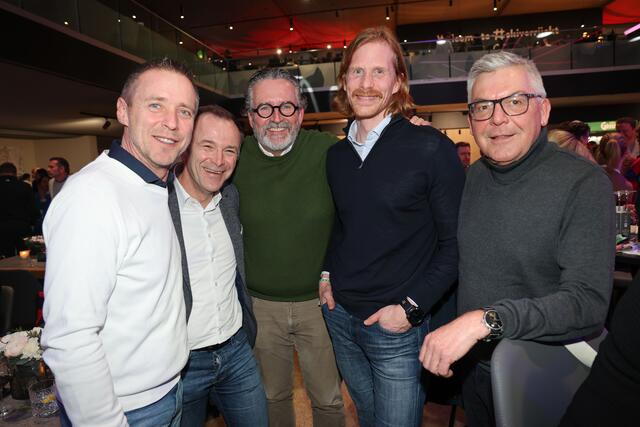 Im Bild beim Empfang des Landes Salzburg im Champions Club Im Bild: Peter Eder, AK-Präsident, Bürgermeister Bernhard Auinger (Stadt Salzburg), ein Gast des WM-Empfangs, Moritz Hinterseer, Cheftrainer des Salzburger Landesfechtverbandes und Landesrat Josef Schwaiger | Foto: Land Salzburg / Franz Neumayr