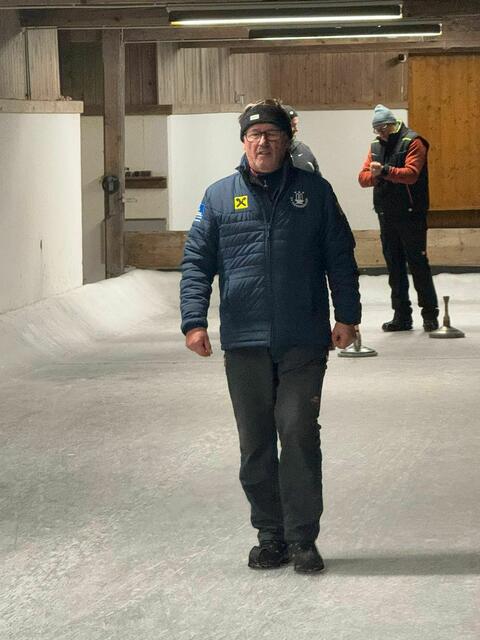 Der EV Fieberbrunn Second Chef, Josef Foidl, hat jede Situation im Blick
