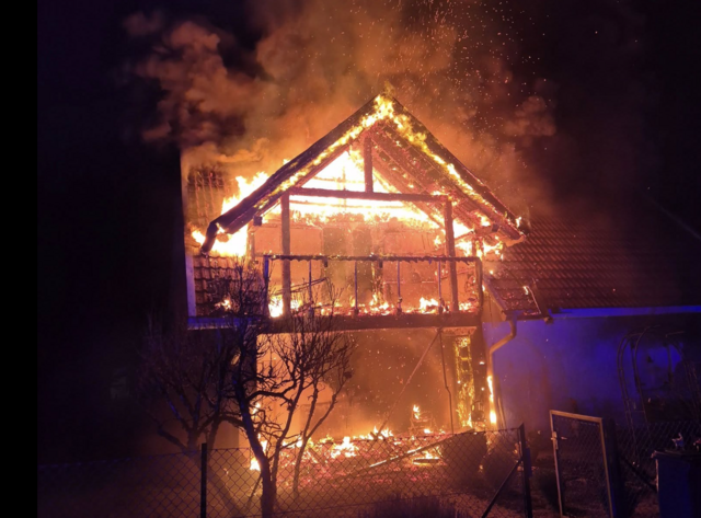 Im Rosental kam es zu einem Wohnhausbrand. | Foto: Feuerwehr St.Jakob im Rosental
