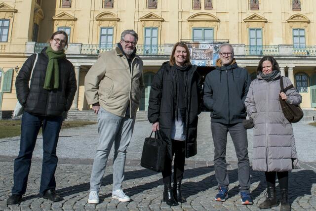 Bundessprecherin Sabine Jungwirth stimmt das Team um den burgenländischen Regionalsprecher Roland Siedl auf den anstehenden WKO-Wahlkampf ein.  | Foto: Stephanie Müller