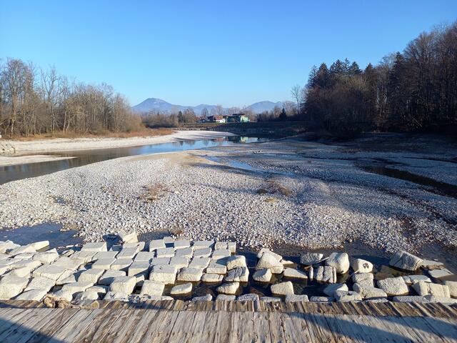 Kaum Wasser in der Saalach  | Foto: H. Bachinger