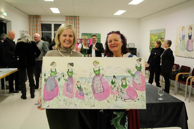 Silke Haim mit Künstlerin Kerstin Kager | Foto: Eva Wahlmüller