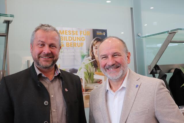 "Es ist wichtig, dass junge Menschen den Zugang zu Bildung und Beruf haben und sich aus erster Hand informieren können", sagte Fernitz-Mellachs Bgm. Robert Tulnik - im Bild mit Bundesrat Peter Samt. | Foto: Edith Ertl