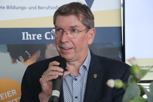 Die Wurzeln der Messe für Bildung &amp; Beruf in Graz-Umgebung liegen in Feldkirchen. Bgm. Ericht Gosch: "Gemeindeübergreifend haben das vor sieben Jahren diskutiert, ob wir das machen sollen. Das war dann ein einzigartiger Schritt und Vorbild für andere Regionen. Heute sehen wir den Erfolg. Ich danke allen für diesen Mut". | Foto: Edith Ertl