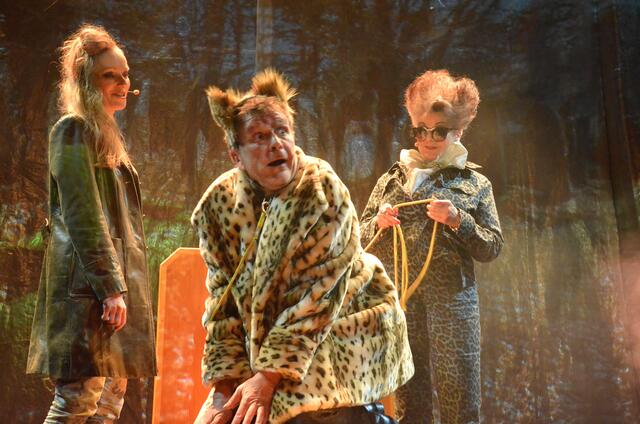 Staatstheater Innsbruck: "Krieg &amp; Katze", das etwas andere Theater-Erlebnis. Miau! | Foto: Sabine Schletterer