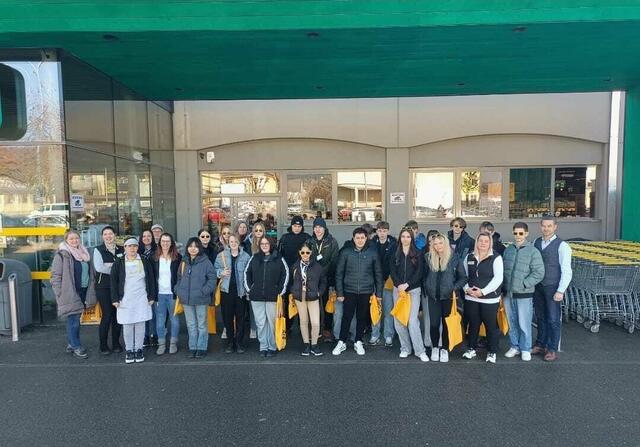 Schülerinnen und Schüler der PTS Althofen verbrachten einen Tag beim Billa plus Treibach Althofen. | Foto: Billa AG