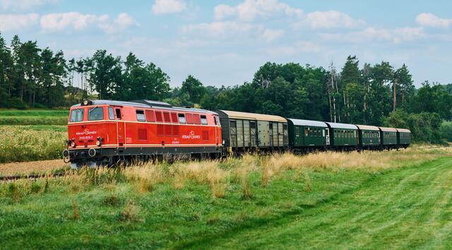 Der Reblaus Express verkehrt heuer von 1. Mai bis 26. Oktober 2025.  | Foto: NÖVOG/Wegerbauer