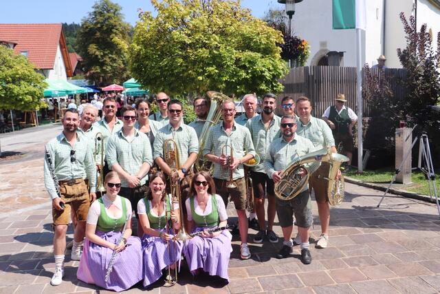 Mit vielen Musikgruppen stellt sich auch die Gratweiner Böhmische in den Dienst der guten Sache. "Es ist ganz selbstverständlich, dass wir beim Benefizkonzert für Hannah mitmachen", sagte Christian-Miro Kriegl   | Foto: Edith Ertl