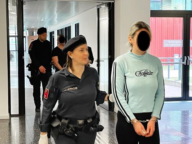 Mit der Beute aus einem Trafiküberfall wollte Räuber- Pärchen auf Urlaub fahren. | Foto: Gernot Heigl