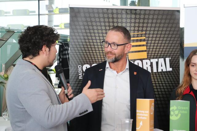 Mario Fellner und Liebochs Bgm. Stefan Helmreich, der in Doppelfunktion auch die Wirtschaftskammer vertrat.  | Foto: Edith Ertl