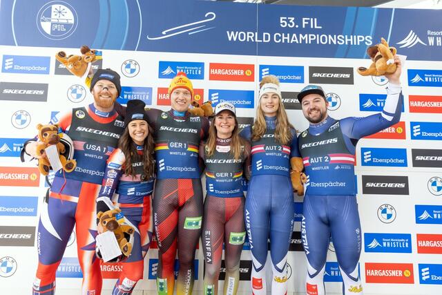 Österreich 2 mit David Gleirscher und Madeleine Egle (r.) holte im Mixed-Single-Bewerb Rang drei und damit die Bronzemedaille! | Foto: © FIL/Kristen