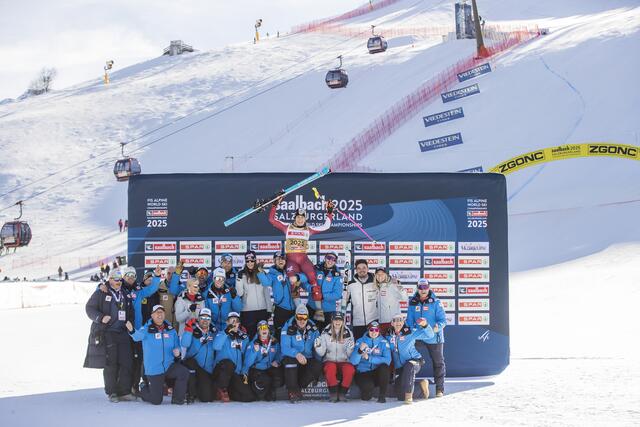 Im Bild: Stephanie Venier aus Österreich holte Gold im Super G mit dem AUT Ski Team | Foto: Land Salzburg/Neumayr/Leopold