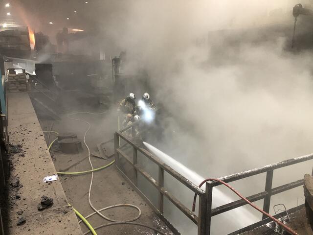 Die Einsatzkräfte der Berufsfeuerwehr löschten den Brand. | Foto: Berufsfeuerwehr Graz