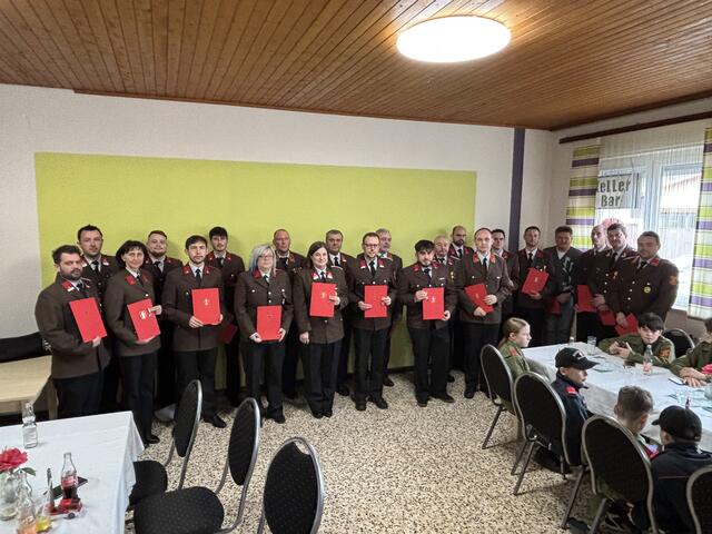 Überreichung der "Einsatzmedaille Hochwasser 2024" | Foto: FF Mischendorf