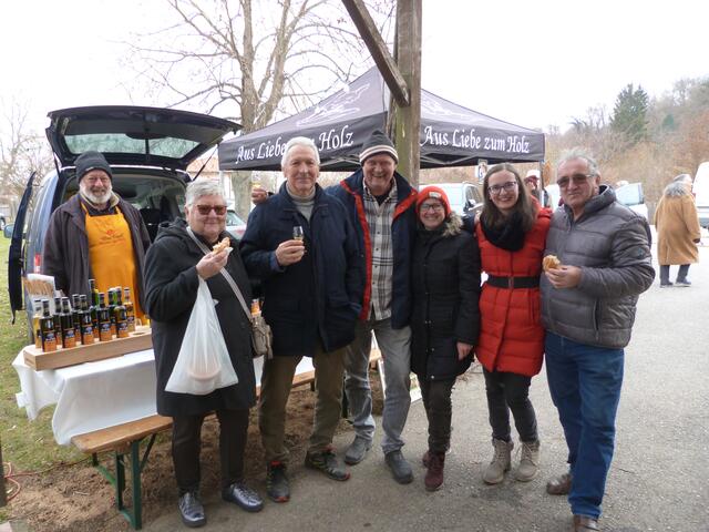 Beim Markt der Erde in Lutzmannsburg genossen die Gäste regionale Schmankerl und spannende Gespräche. 