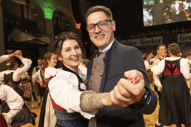 Bauernbunddirektor Peter Raggl beim ersten Tanz | Foto: Die Fotografen/MeinBezirk