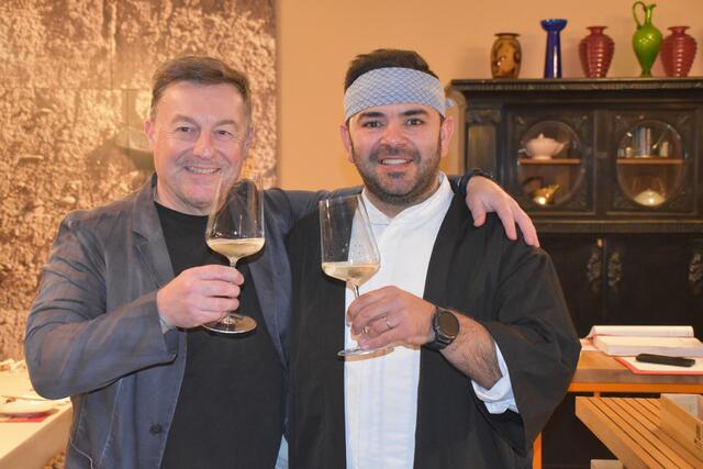 Uwe Schiefer und Mateo Lopez stießen auf einen gelungenen japanischen PopUp an. | Foto: Michael Strini