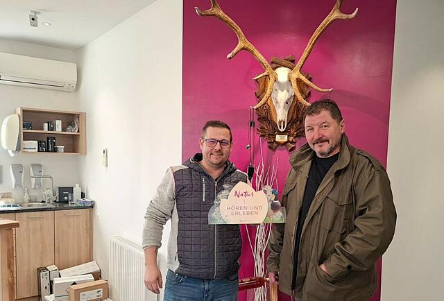 Hörakustikmeister Roman Rakosch und Oberschützenmeister Josef Kohzina | Foto: Christine Kohzina