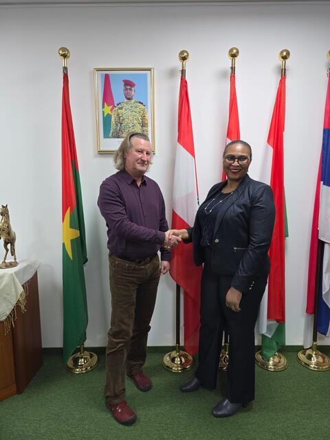 Botschafterin von Burkina Faso Exzellenz Frau             Ma ïmounata OUATTARA mit Markus Achleitner
