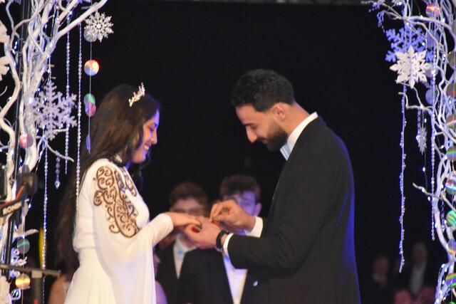 Einen Verlobungsring gab es für Farah Sulaiman von ihrem Nizar an ihrem Maturaball. | Foto: Michael Strini
