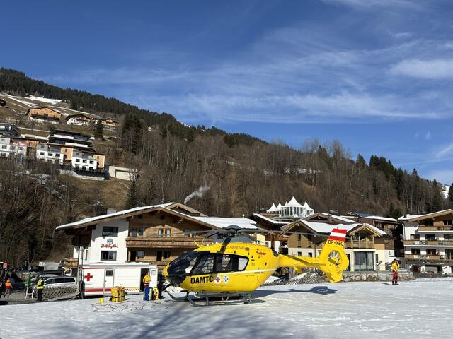 Der ÖAMTC-Rettungshubschrauber samt Crew steht bei jedem Rennen bereit für den Einsatz. | Foto: Sarah Braun