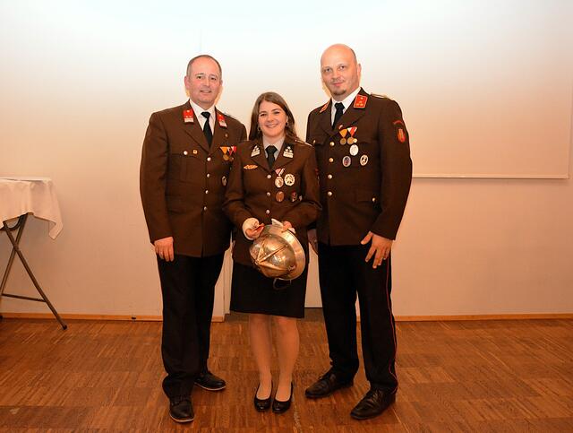 v.l. Bgm. Stadlbauer, Kommandantin Scharinger, Heitzeneder | Foto: FF Gerersdorf