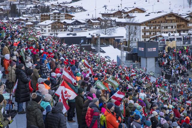 Österreichs Fans wollen auch heute wieder über eine Medaille jubeln. Die vierte im vierten Speedrennen. | Foto: Land Salzburg/Neumayr-Leopold