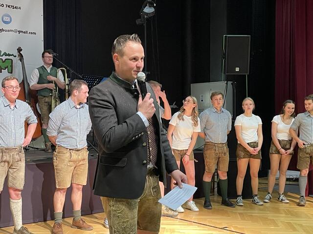 Bürgermeister Johannes Hiebler-Texer eröffnete den 40. Gemeindeball. | Foto: MeinBezirk