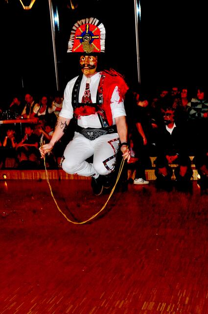 Immer wieder spektakulär: Der "Weiße" mit seiner Weidenrute ... | Foto: Hassl