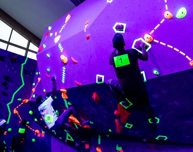 Besondere Stimmung beim Black Light Boulderjam in Bad Ischl. | Foto: Lenzenweger
