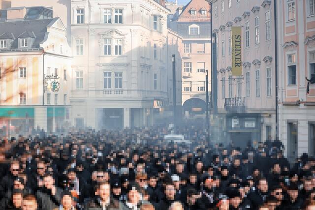 In wenigen Stunden geht es los: Der LASK empfängt in der praktisch ausverkauften Raiffeisen Arena den FC Blau-Weiß Linz zum zweiten Saisonderby. | Foto: Reischl